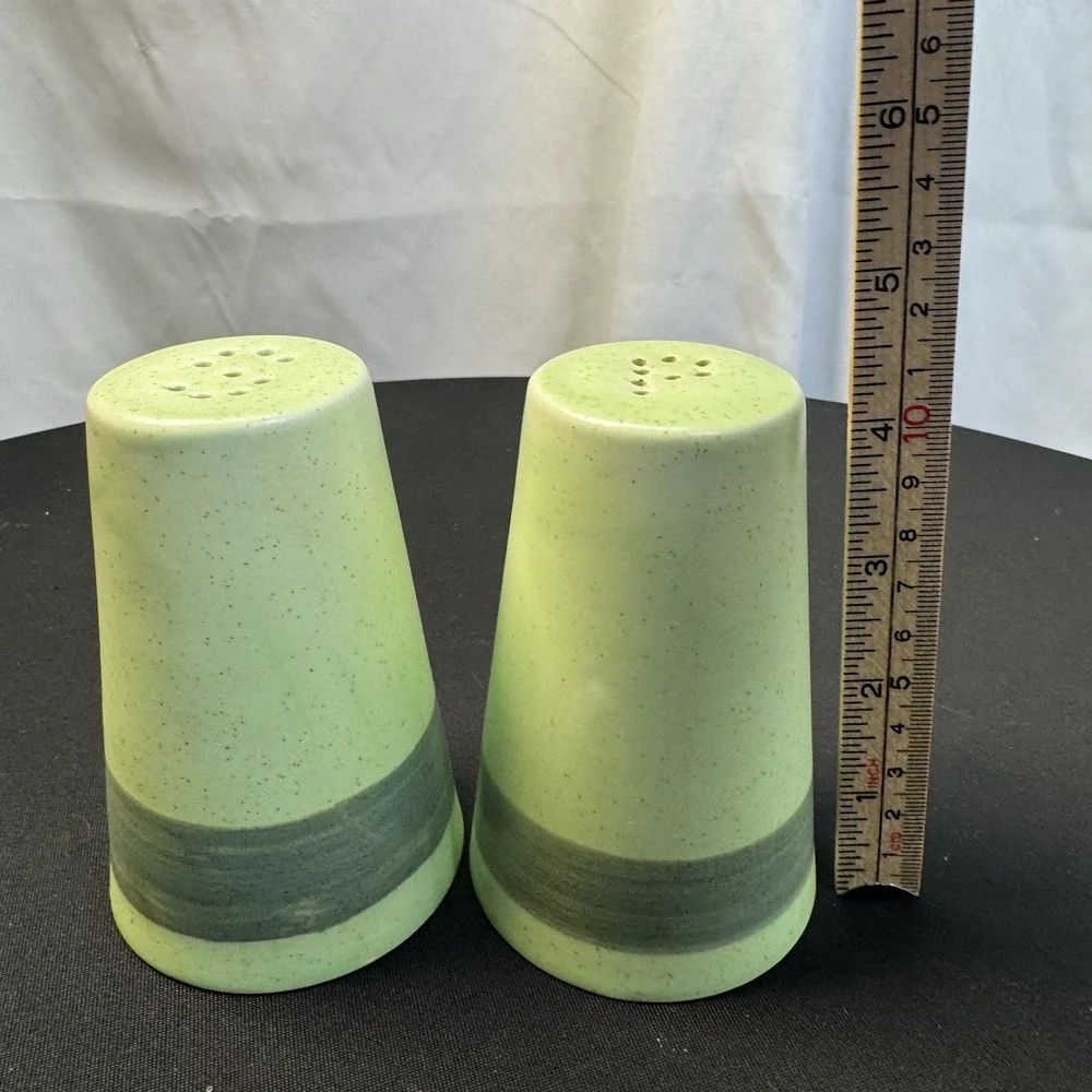 Vintage Canonsburg Pottery Limestone stoneware‎ Salt And Pepper Shakers